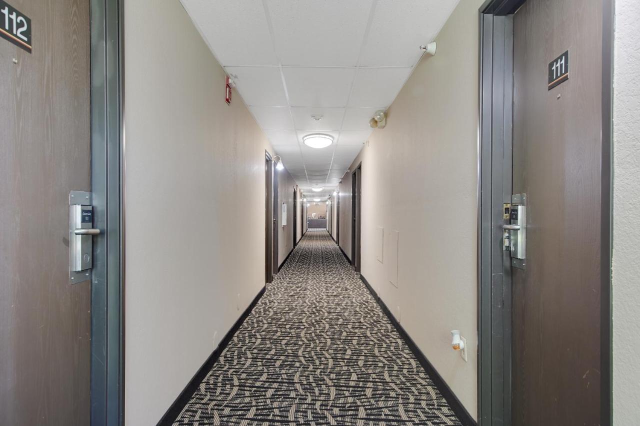 Americas Quality Inn & Suites - Finlayson Buitenkant foto