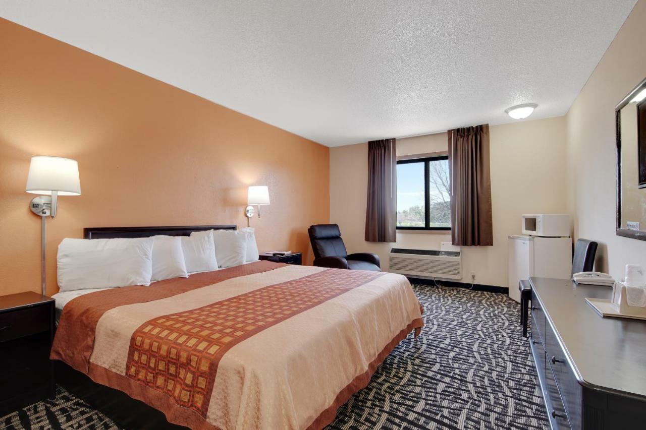 Americas Quality Inn & Suites - Finlayson Buitenkant foto